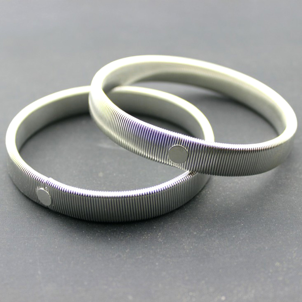 Yjsfg house unisex stretchy elastisk metallarm strømpebånd herre elastisk armbånd skjorte ermeholder: Hvit