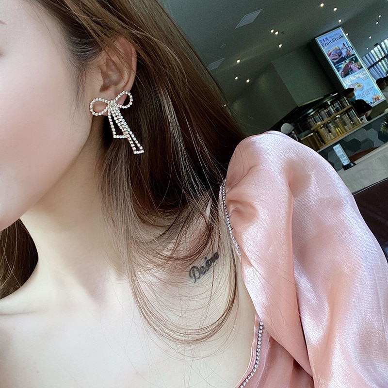 Coreano borlas grande arco brincos de luxo feminino temperamento shinny strass statement arco nó clip brincos sem piercing