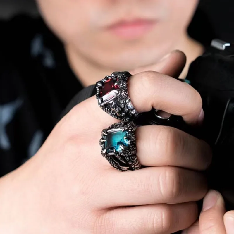 Gothic Blue and Red Crystal Zircon Evil Demon Dragon Claw Ring for Men Gram Biker Punk Rock Hip Hop Opening Rings Cool Jewelry