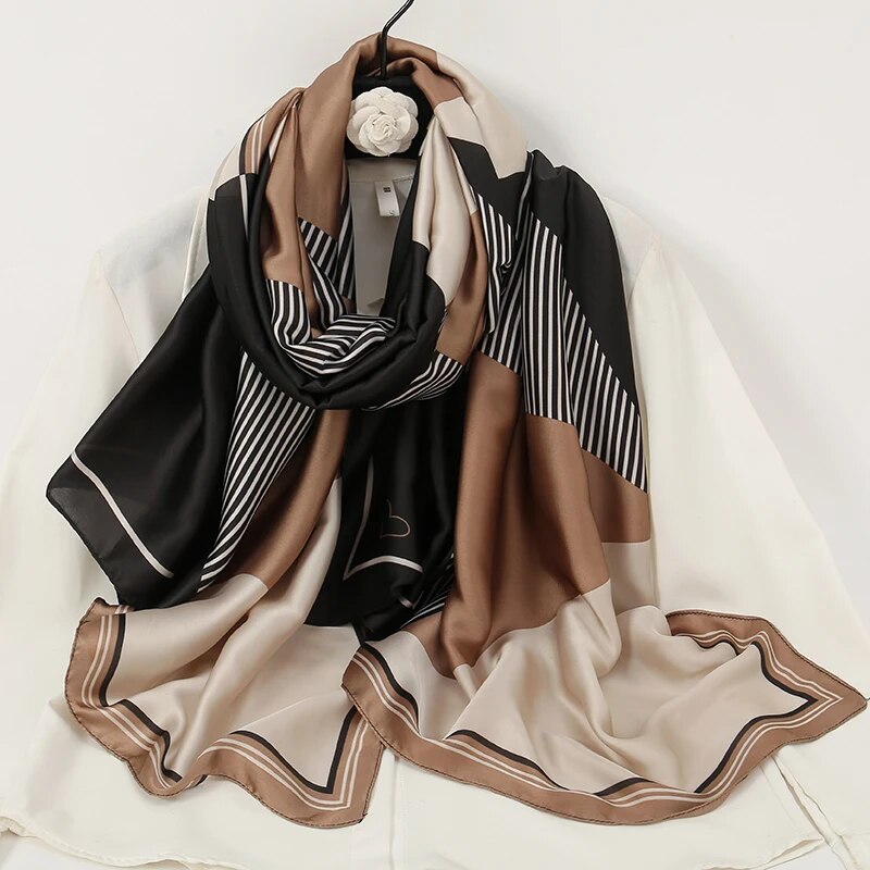 Estampa geométrica feminina Imitação de seda cetim cachecol, elegante protetor solar xale, cabeça de viagem praia, hijab à prova de vento, 180x90cm: Marrom
