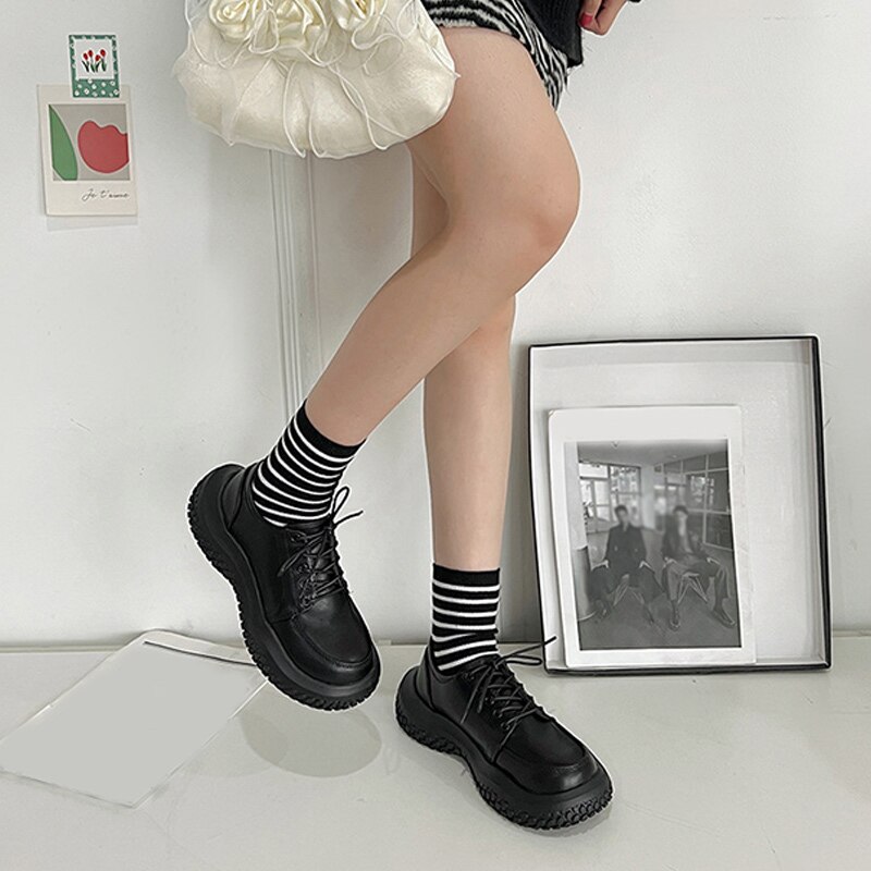 Zapatos planos de estilo Vintage para mujer, mocasines Oxford informales con plataforma y cordones, a la , para primavera y verano, color negro y marrón,