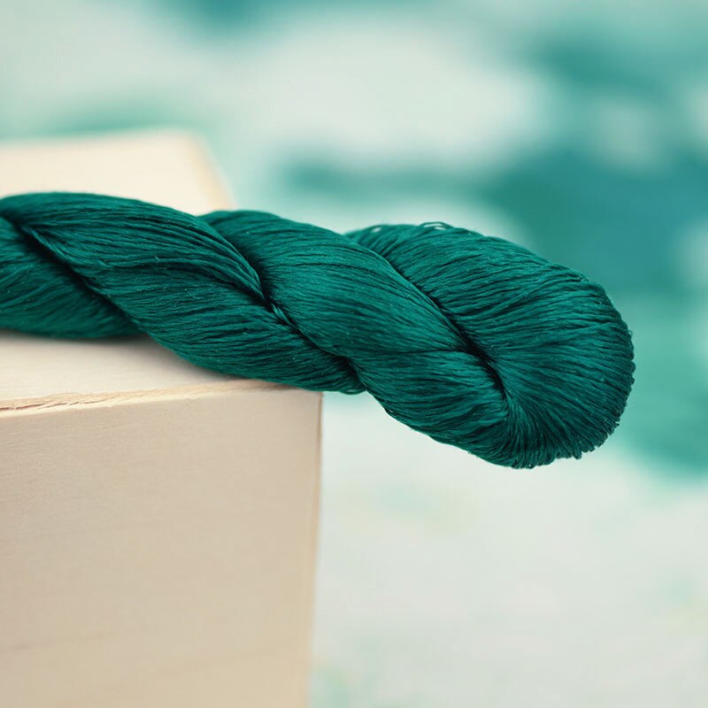 silk embroidery thread / 100% silk thread /hand embroidery embroider cross stitch/ viridity/8 gradient colors: 7