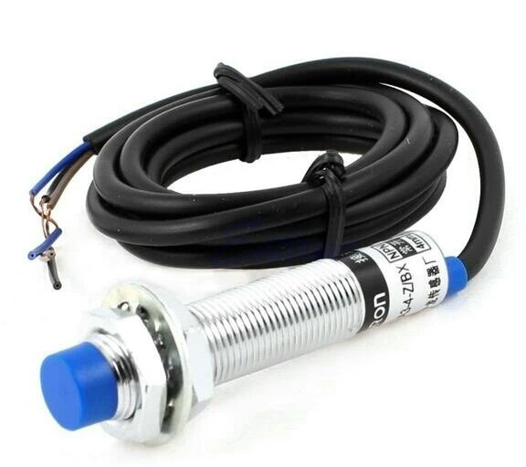 24v npn anturi  lj12 a 3-4- z/bx hyperkuution kehitystä varten.