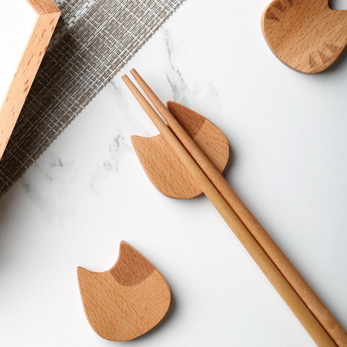 Japanese Style Wooden Chopstick Rest Beech Wood Cat Chopstick Rest Cartoon Rack Hotel Chopstick Rest Tableware Chopsticks Rack
