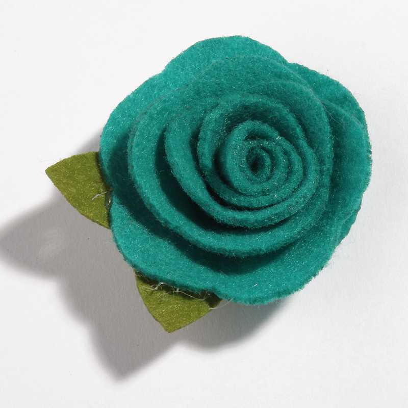 Flores de tela no tejidas de fieltro con hojas verdes para la cabeza, accesorios para el cabello, rosas enrolladas bonitas, 5CM, 10 Uds.