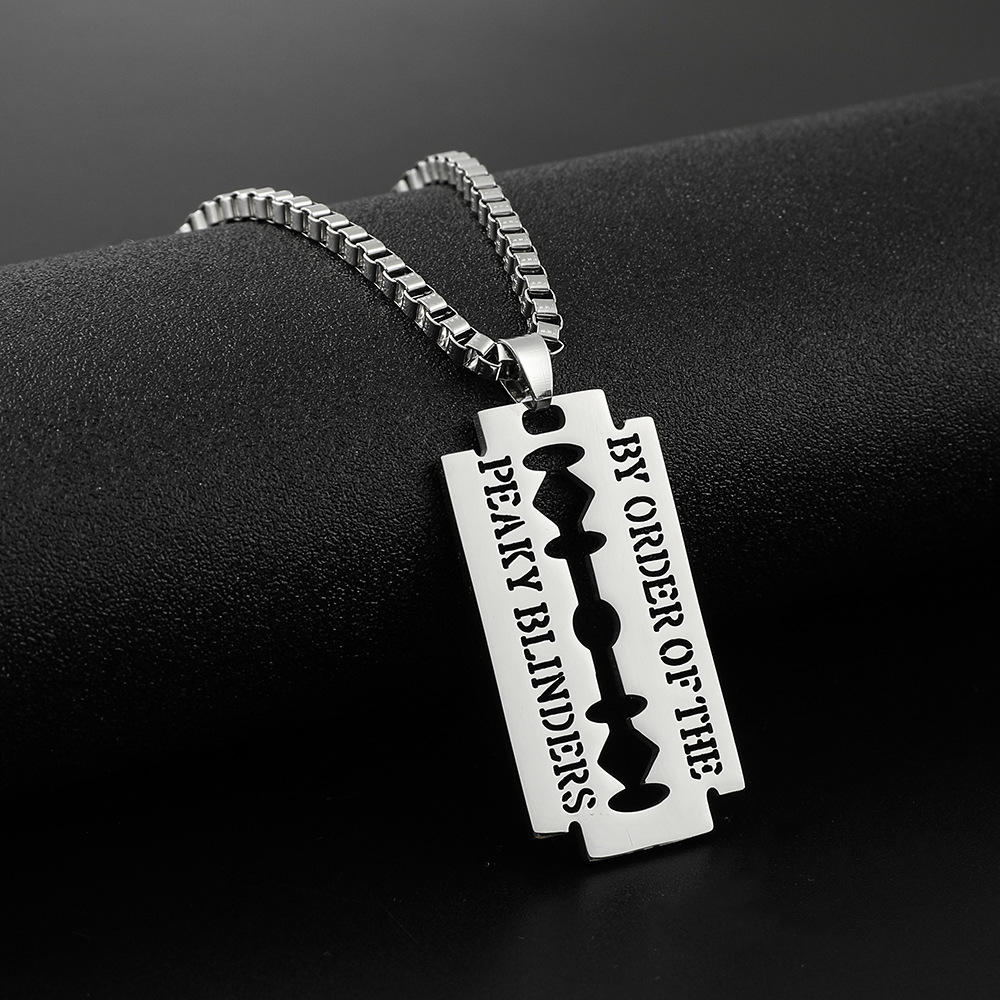 Joyería de Hip-Hop Rock para hombre y mujer, collares con colgante de hoja de afeitar con llama de acero inoxidable, joyería Punk, novedad de: Rojo óxido