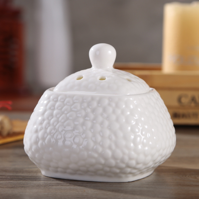 Wax warmer with clearance lid