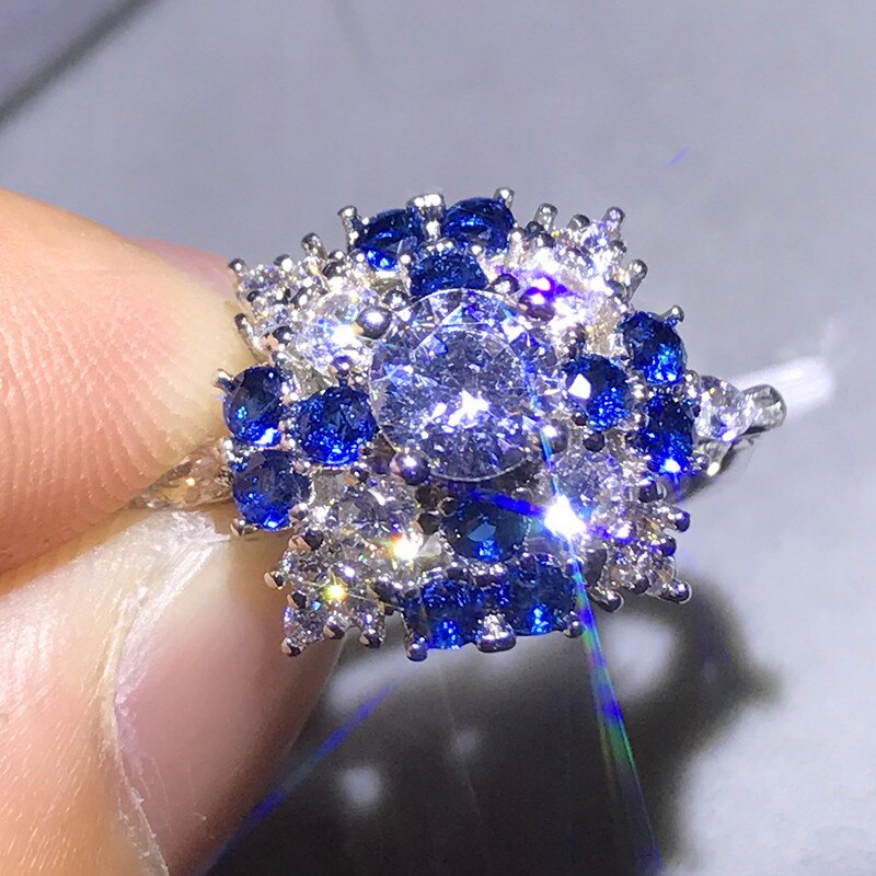 Niedliche Weibliche Große Kristall Blau Stein Ring Luxus Silber Farbe Engagement Ring Vintage Hochzeit Ringe Für Frauen Neue Jahr