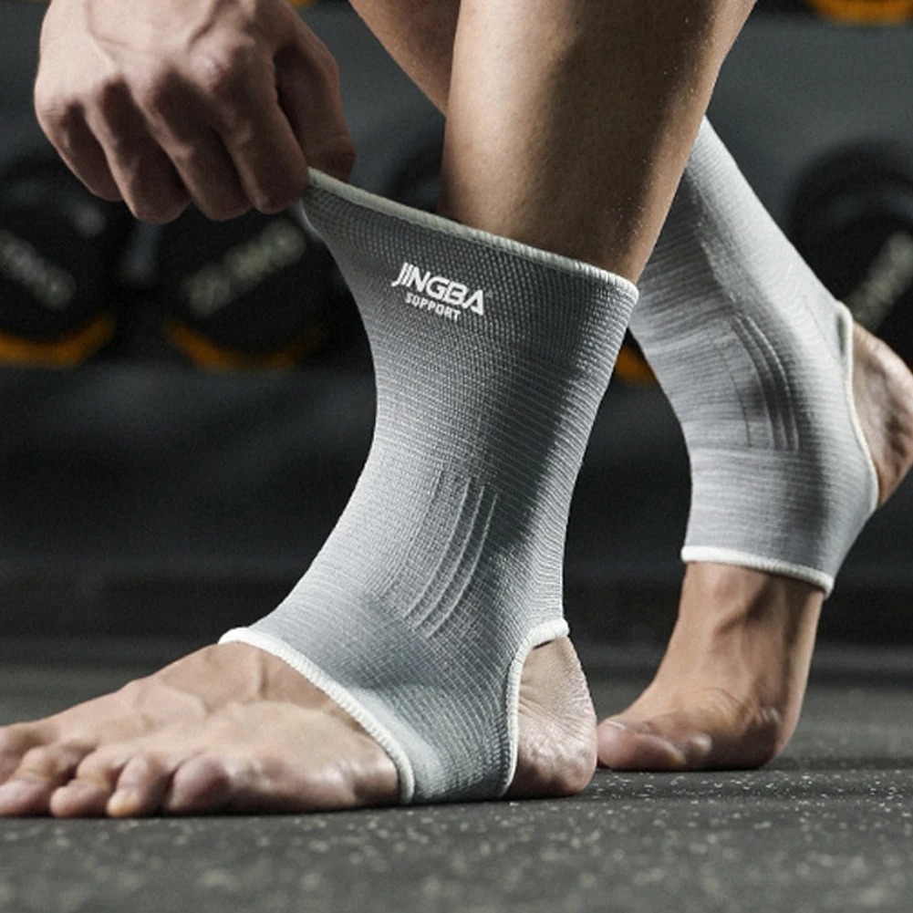 2 stuks gebreide enkelsteun voor verstuikingen artritis tendinitis hardlopen voetbal voetbescherming enkel mouw sok sport enkelbandje: Grijs