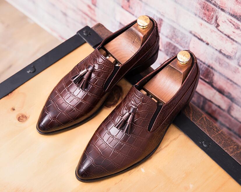 Men Dress Tassel Loafers Leather Business Suit Shoes Pointed Toe Formal Oxfords Man Wedding Shoe Moccasins For Men da051