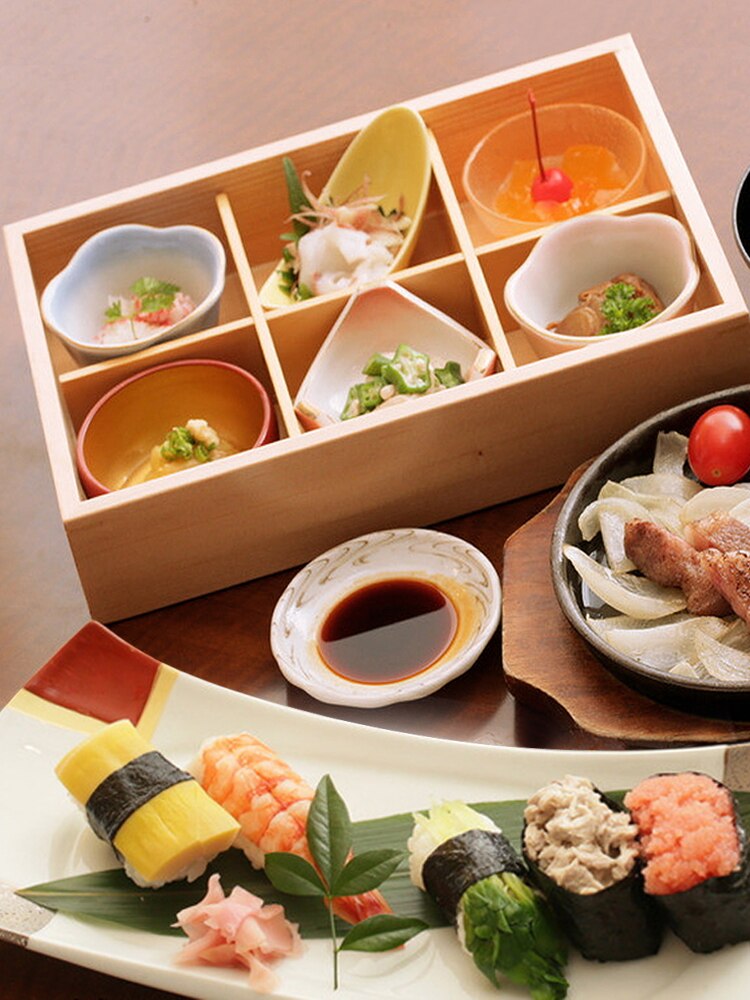 Plato de cocina de madera estilo japonés Sashimi, caja de madera, rejilla múltiple, sushi, postre, plato de comedor japonés y coreano