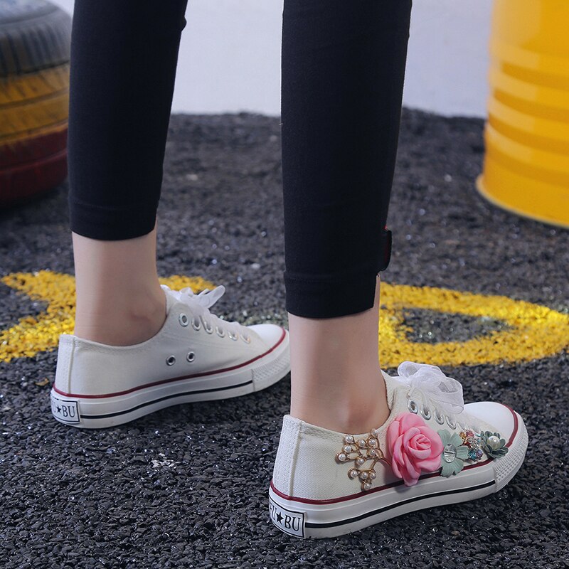 Femmes baskets été toile chaussures blanc ruban sangle coudre fleurs colorées perle diamant ruban à semelles épaisses plat W31-25