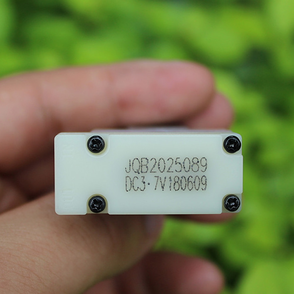 DC 3.7V Mini Micro Air Pump 130 Motor Small Air Pump for Aquarium Fish Tank Air Pump Wild Fishing Oxygen Pump DC 3V-5V