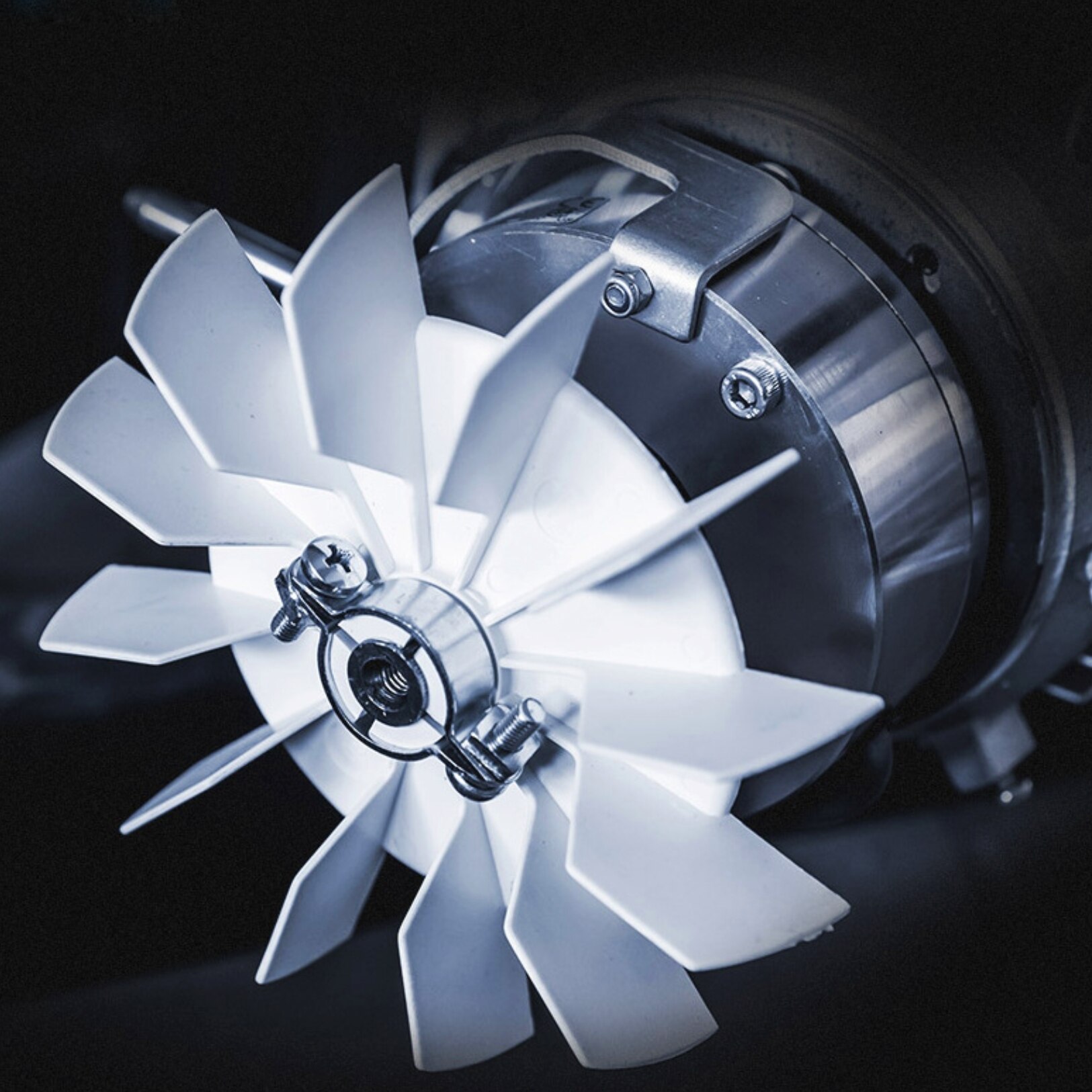 Rechargeable men's electric barber shop, barber shop with titanium ceramic blade and LCD