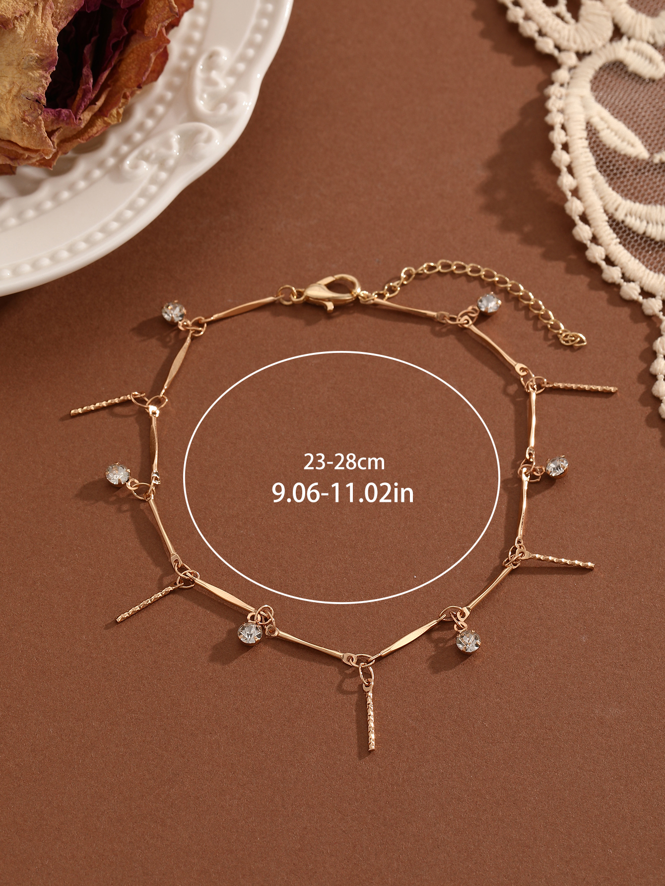 Eleganti cavigliere con zirconi e fiori di perle per le donne Sandali tutto'uncinetto a piedi nudi Gioielli per piedi Cavigliera per gambe sui braccialetti per piedi Catena per gambe