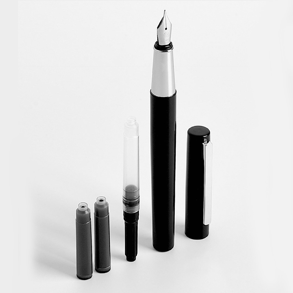 Pluma estilográfica youpin kaco BRIO en negro/blanco con bolsa de tinta, caja de almacenamiento de 0,3mm, pluma de tinta metálica de punta para escribir y firmar