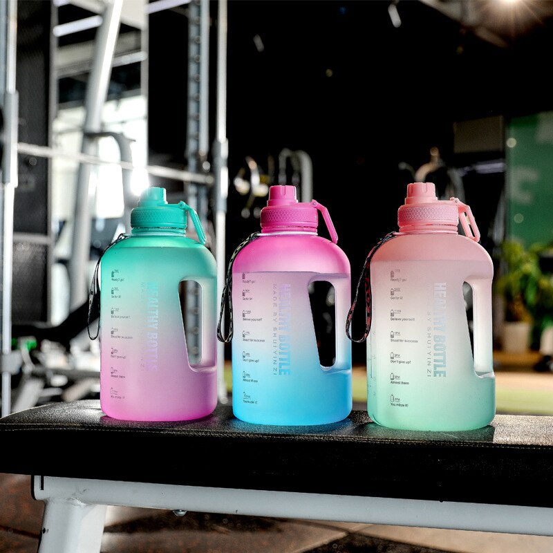 2.2L large capacity water cup sports fitness gallon straw big water bottle high temperature resistant plastic ton barrel