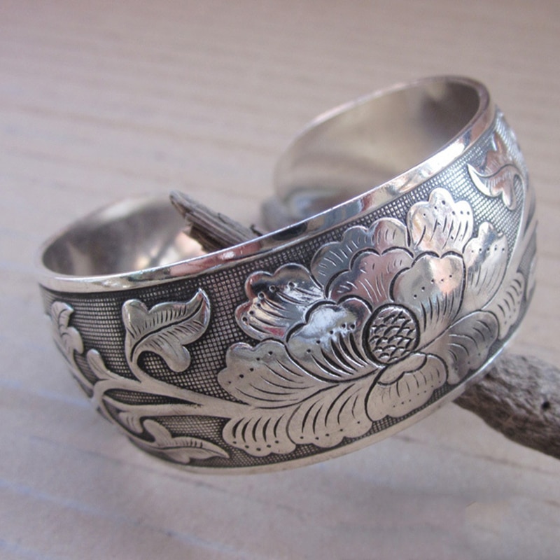 Sigøjner etnisk firkantet blomst metal udskåret brede armbånd tibetansk sølvfarve vintage retro tribal armbånd armbånd manchet til kvinder