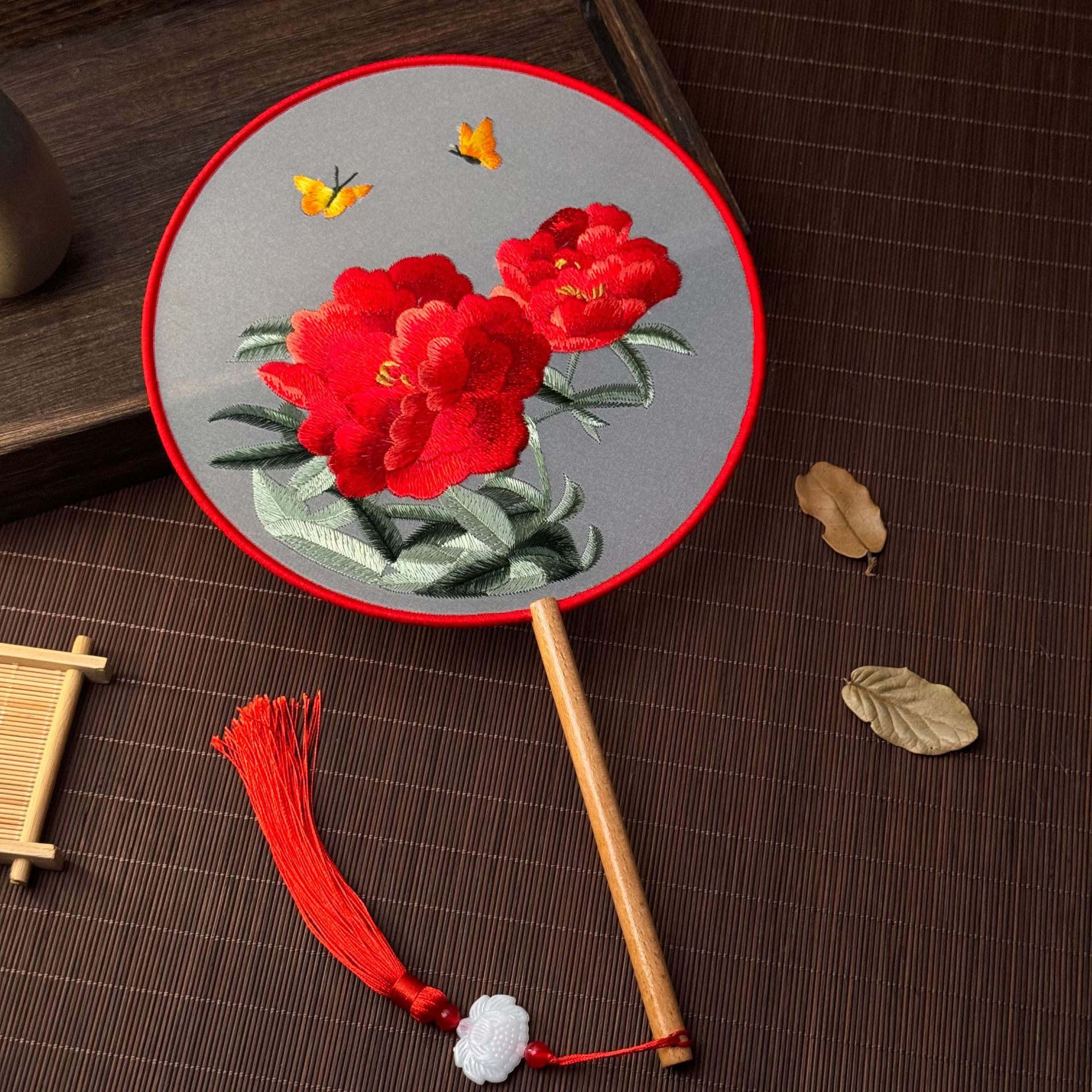 Red Flower Silk Fan Double Sided Embroidery Round Fan Chinese Palace Hanfu Hand Fan Craft Wedding For Guests Home Decor