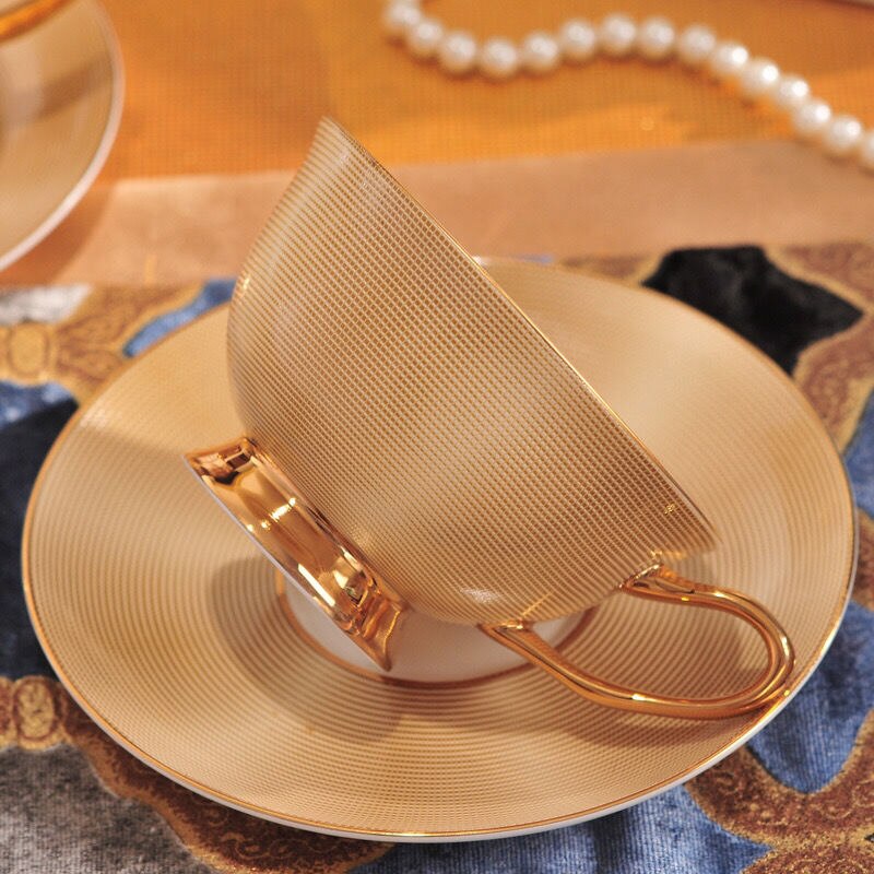 Europe Noble Bone China Coffee Cup Saucer Spoon Set 200ml Luxury Ceramic Mug Top-grade Porcelain Tea Cup Cafe Party Drinkware