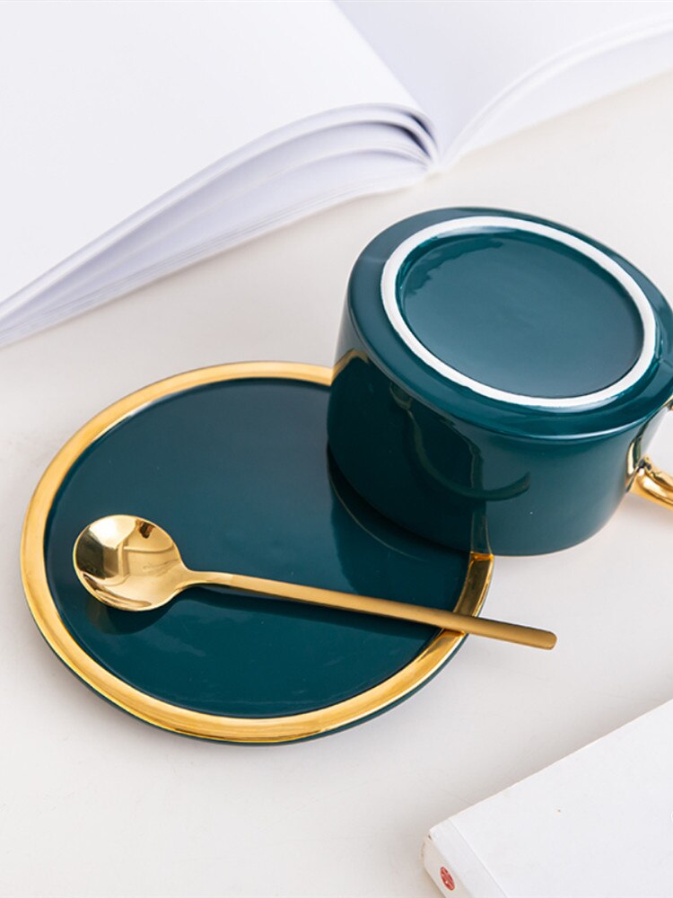 Ceramic Luxury Coffee Cup With Spoon European Coffee Cup And Saucer Kubki Ceramiczne Vintage Coffee Tea Coffe Mug FF70C4