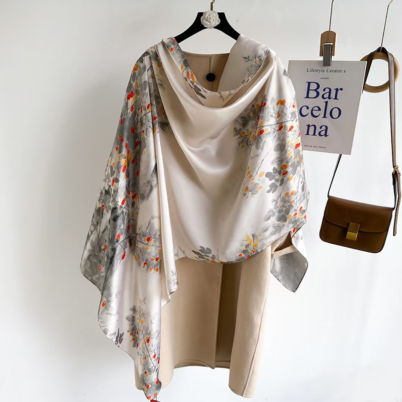 Sciarpa primaverile da donna, design di lusso, materiale in poliestere, sciarpa liscia, morbido scialle da spiaggia: Luce Viola