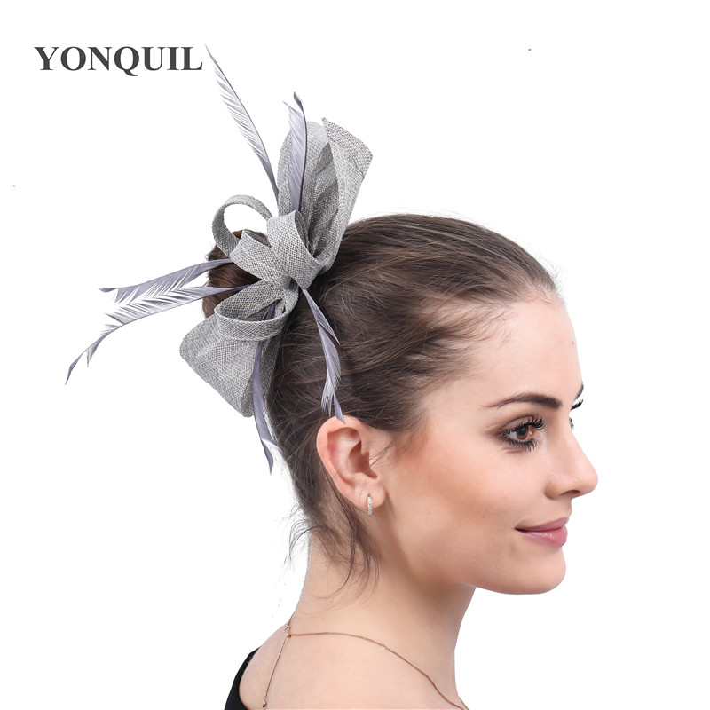 Nachahmung Sinamay Hochzeit Kopfbedeckung Braut Champagner Fascinator Hut Haarnadel mit ausgefallenen Federn Haarschmuck Damen Kopfschmuck