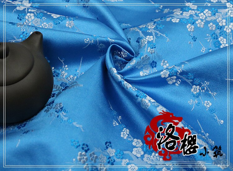 Tyk kinesisk damask kostume kjole kapper qipao tøj kimono satin blomme jacquard brokade stoffer: Hvid plue og hav b
