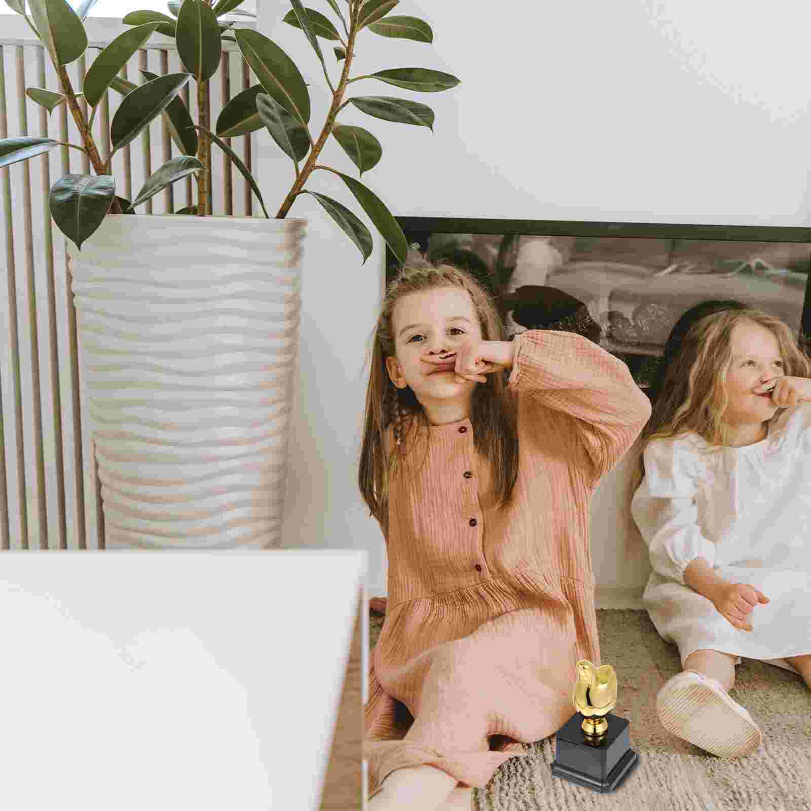 1Pc Plastic Trophy Children Trophy Trophy Thumb Trophy for Reward Competition Kids Prize