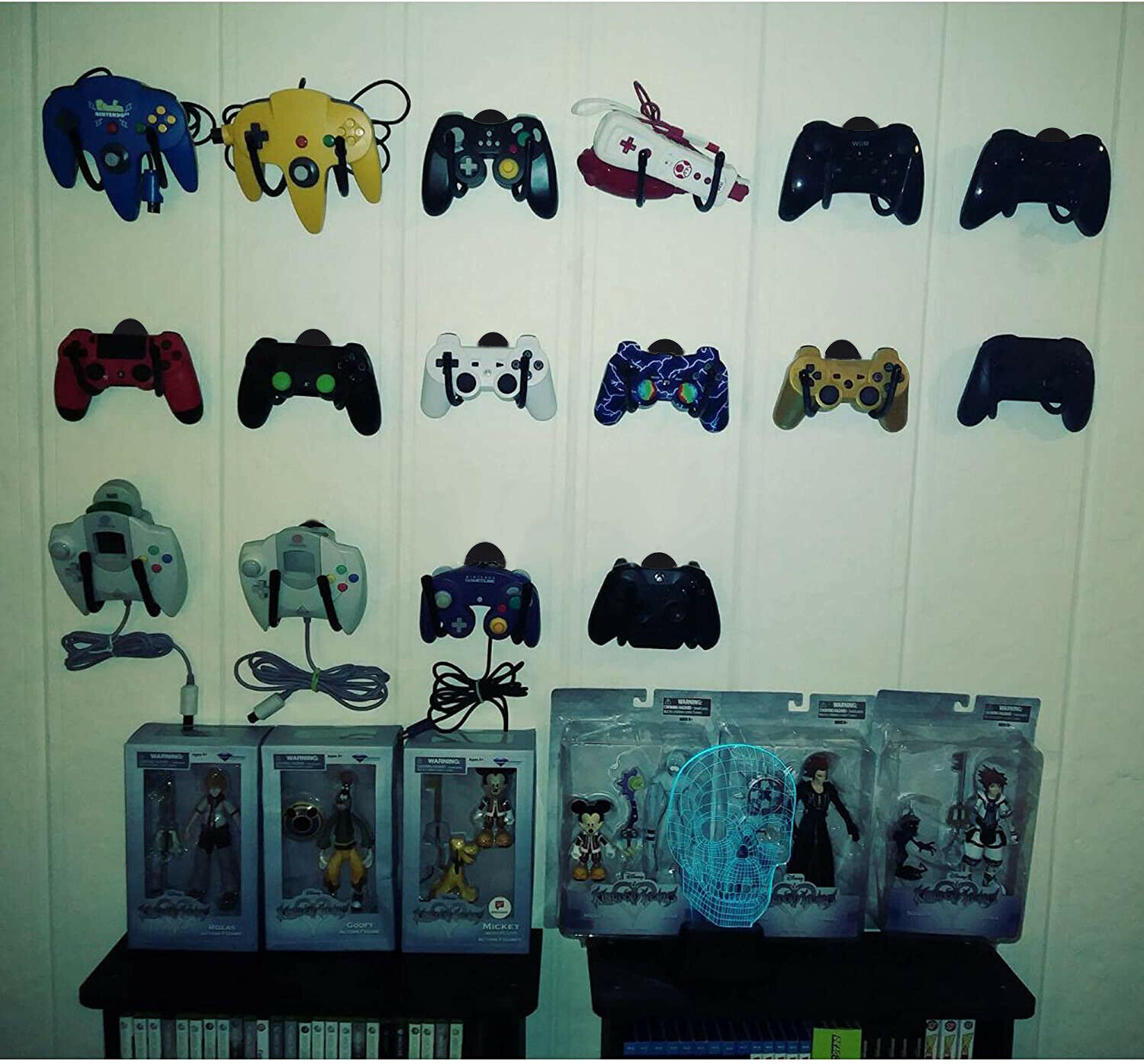 4 Magnetic Game Controller Holder, Adjustable Game Controller Rack Storage Mount