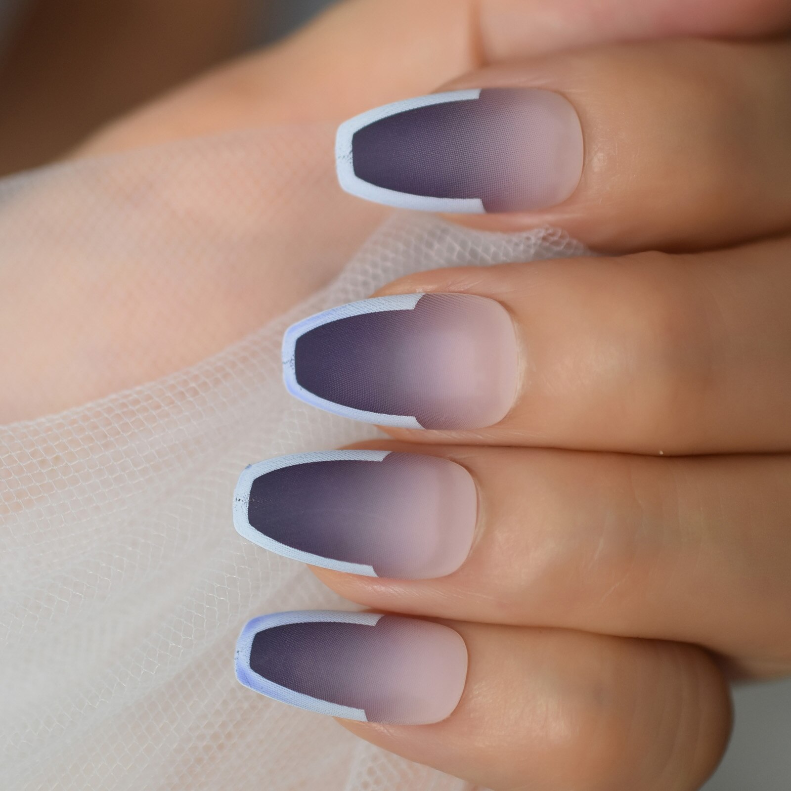 26 pièces de Faux Ongles en Gel, mélange de paillettes, holographiques, carrés, courts, de couleur rose, rouge foncé: L6122