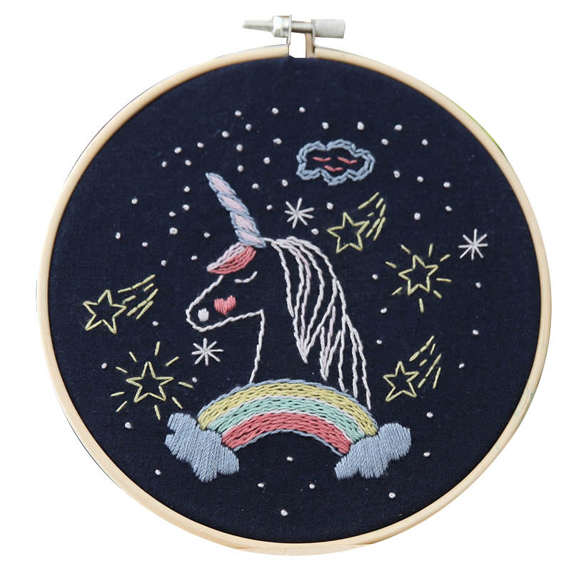 Söt tecknad djur diy broderade tillbehör kit stjärnserie broderimaterial paket hantverk broderi gör leveranser: Enhörning