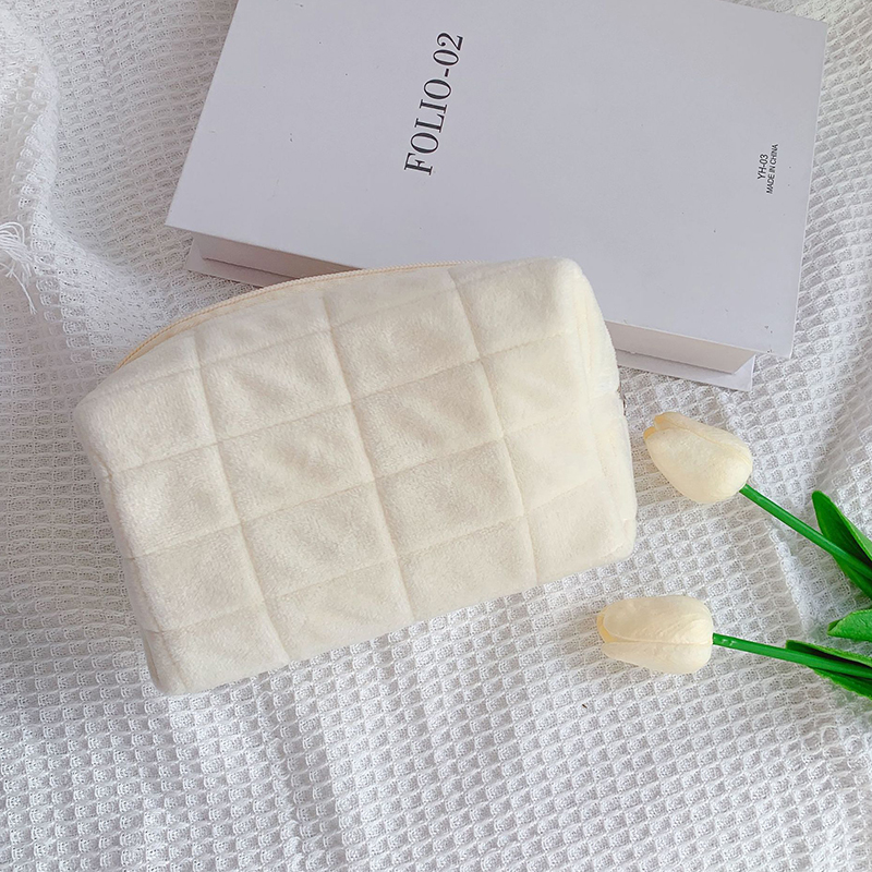 Plush Makeup Bags For Women Soft Travel Cosmetic Bag Organizer Case Young Lady Girls Make Up Case Necessaries Storage Bag: black
