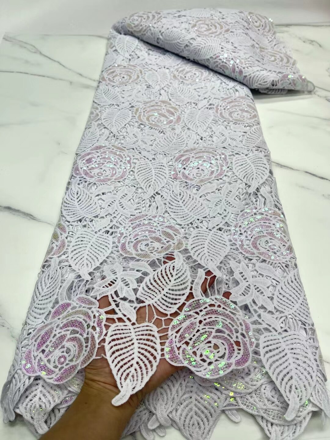 Tela de encaje de guipur blanco puro, suave, amigable con la piel, cordón bordado africano, Nigeriano para vestido de , NN821-x: White with Sequins