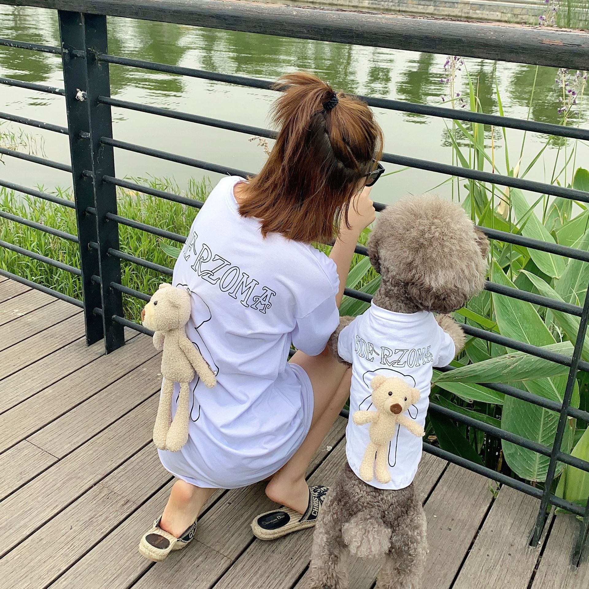 Verkoop Ins Trendy Huisdier Kleding T-shirts Honden Katten Huisdier En Eigenaar Bijpassende Kleding Vechten Teddy Golden Retriever Kleding: WHITE / People clothes