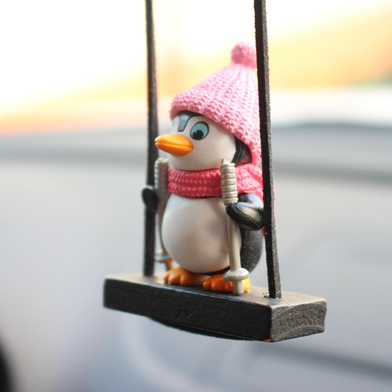 Schaukel Schlitten Pinguin Auto Anhänger Gentleman Pinguin Auto Rückspiegel Dekoration Auto Interieur Zubehör Ebene puppe Spielzeug