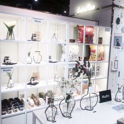 Limiet 500 1Pcs Creatieve Ijzer Lijn Bloem Plant Vaas Pot Dest Bloem Planten Standhouder Terrarium Container Plantenbakken Manden