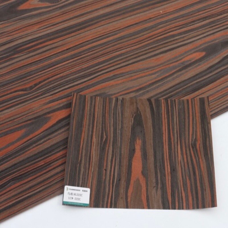 Placage en bois de cèdre noir, longueur: 2.5 mètres, épaisseur: 0.3mm, largeur: 55cm