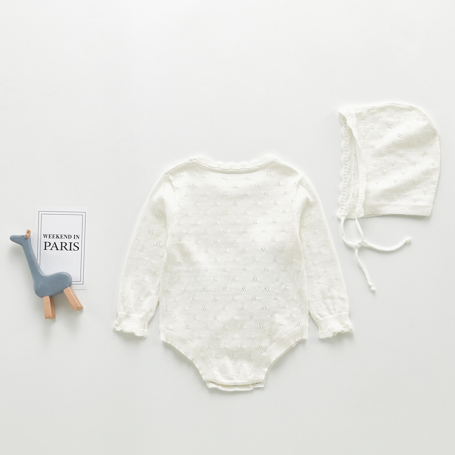 Spring Baby Boys And Girls Simple Long Sleeves bodysuit/Romper And Hat Set