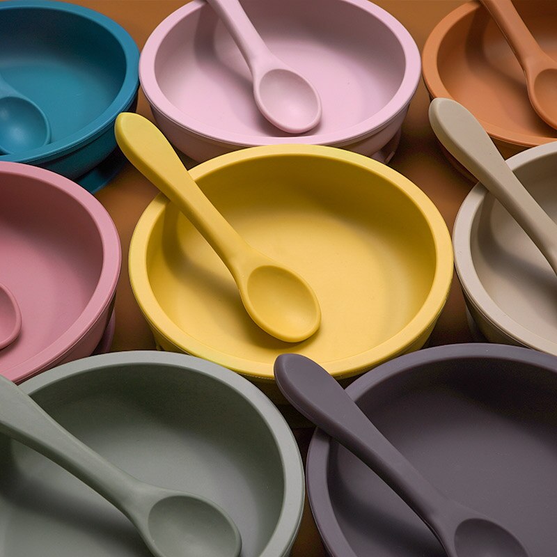 Bpa-vrij effen baby siliconen serviesset peuterveiligheidszuiger silicagel kom bord en lepel kinderkeukengereedschap