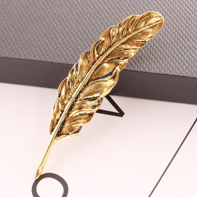 Juchao Mode Trend Grote Blad Broche Gouden Veer Pin Mannen Vrouwen Overjas Accessoires Godin Van Temperament