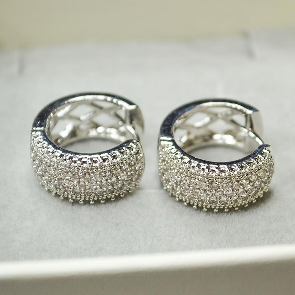 DreamCarnival 1989 Arrivals Small Hoop Earrings for Women Rhodium Color Half White Cubic Zirconia Boucle d'oreille SE24113