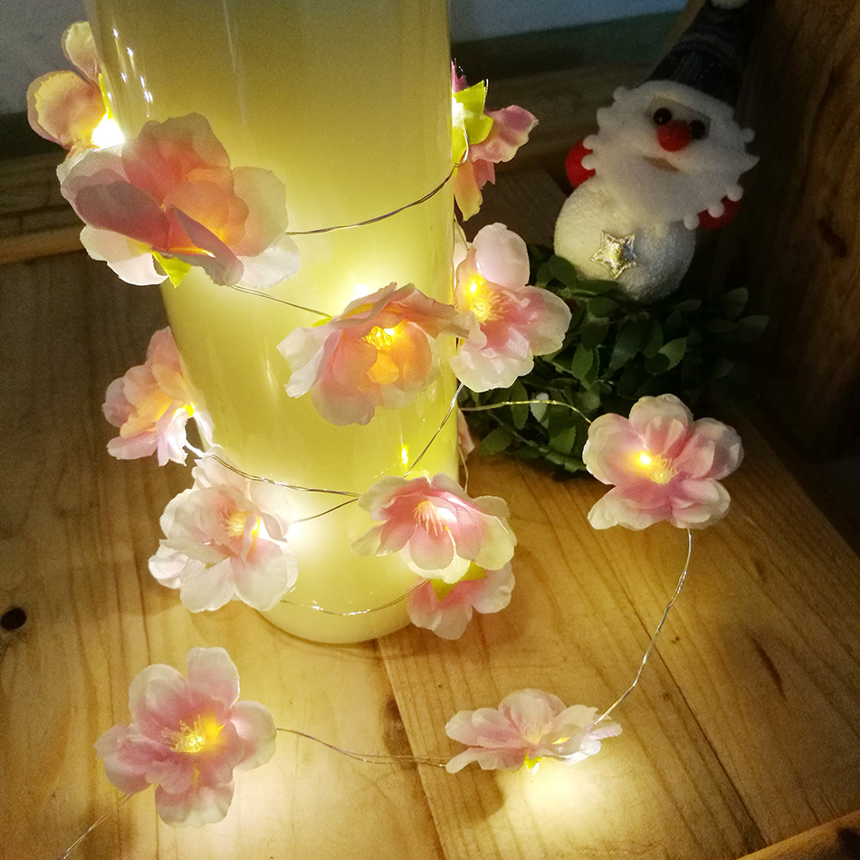 Fielegen 2.2m 20 LED Artificial Flowers Fairy Lights Battery Operated Roses Flower Wreath Decorative Lights for Valentine's Day Garden Wedding Party Decoration, Indoor Bedroom Wall Decoration