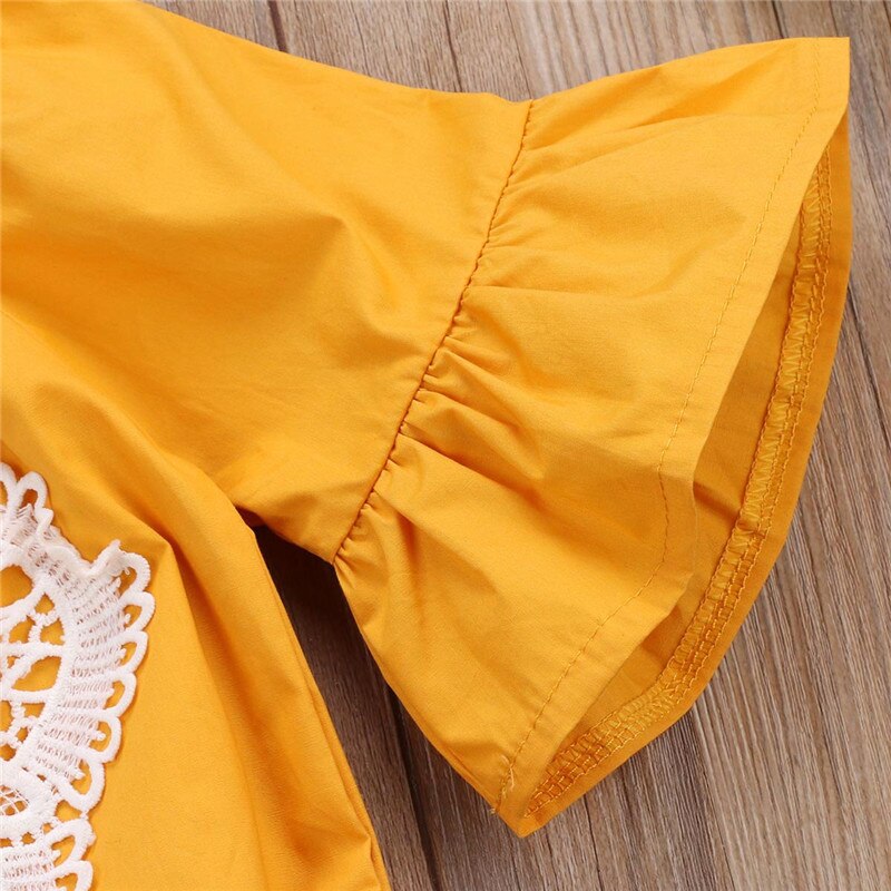 zomer solid baby meisjes kant flare mouwen bodysuit baby Geel