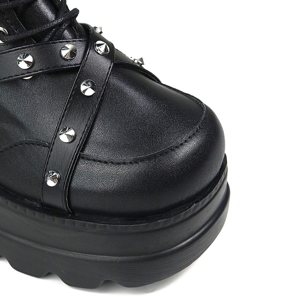 Botas con cuña gótica para mujer, zapatos con plataforma y cremallera de llama, con remaches gruesos negros, estilo Punk, Rock, otoño
