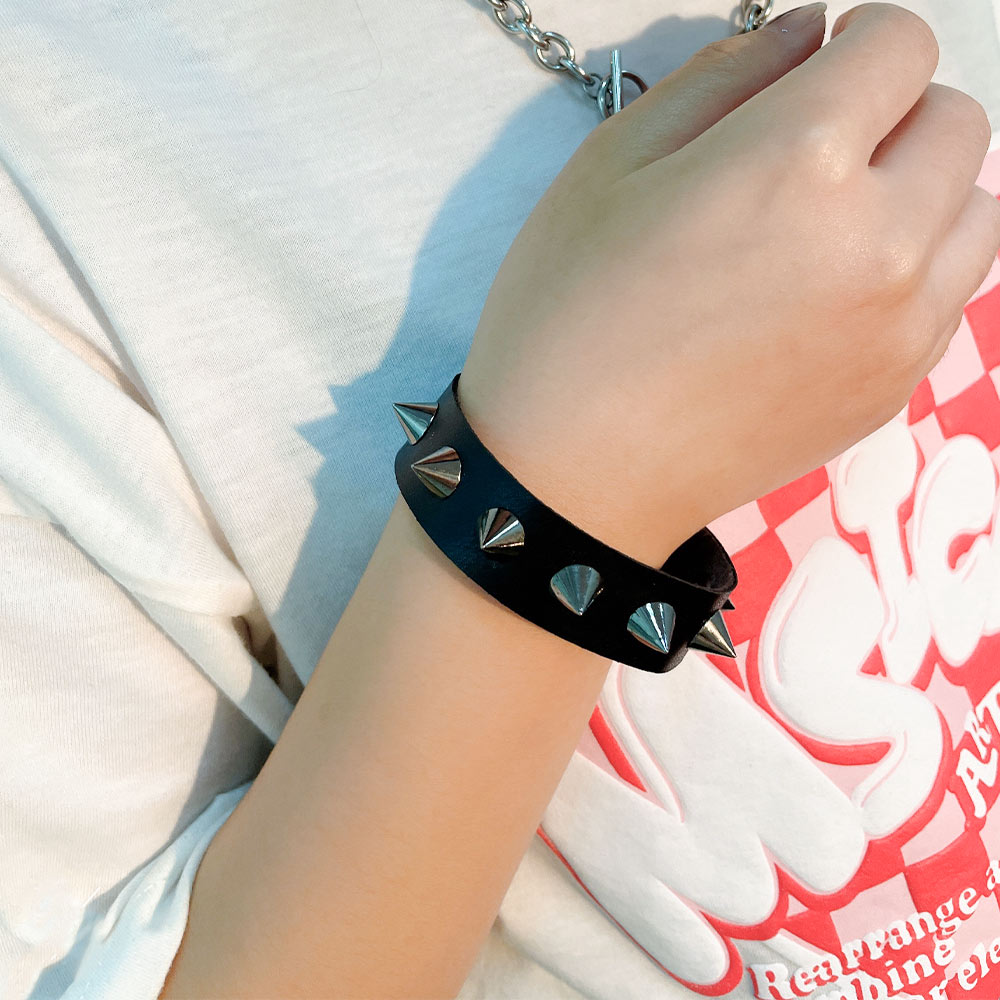 Straße Punk gotisch Jahrgang gespickt Niet Leder Armband Charme Armbänder Pro Frauen einzigartig spitz Armband