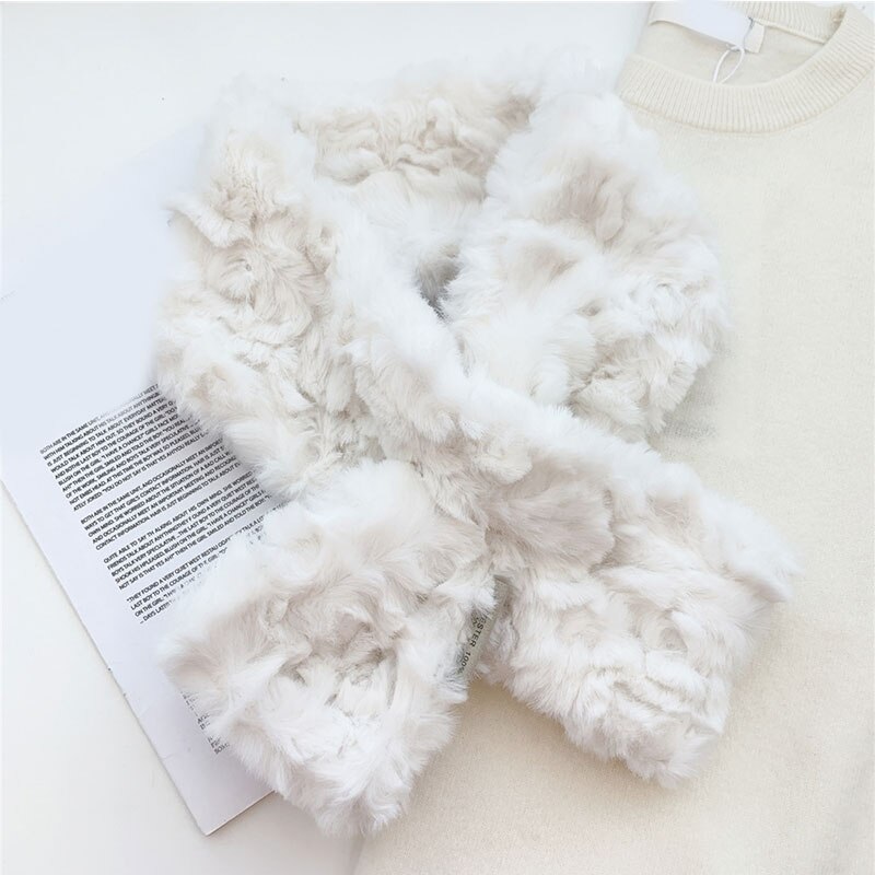 Lodne krave tørklæder tykke varme sjaler wraps fluffy cross tørklæde faux fur tørklæde hals varmere ensfarvet kvinder mænd plys tørklæde: Beige