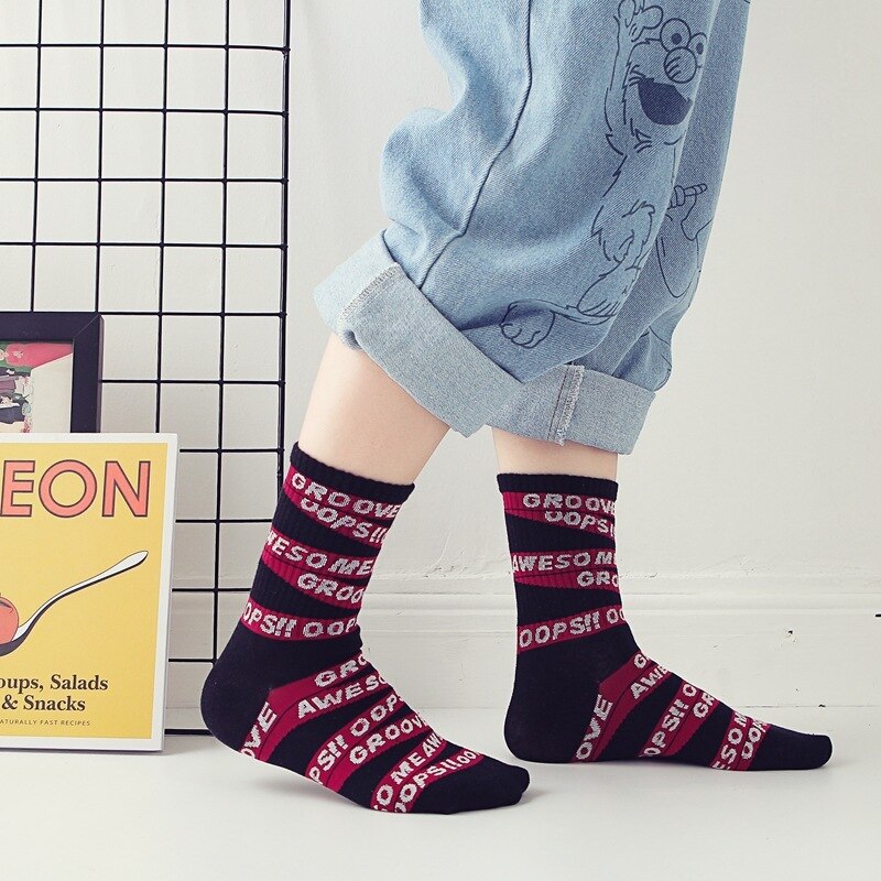 Outdoor Sport Socks Knitted Letter Non-slip Basketball Bicycle Compression Socks Streetwear Hip Hop Skateboard Baseball Sock: Black red