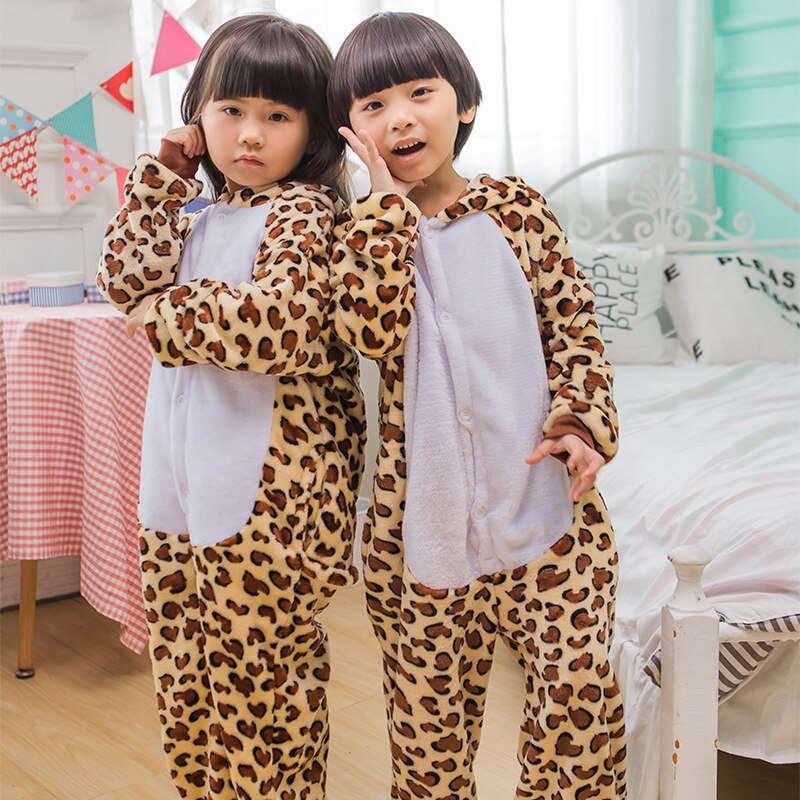 Zachte Leopard Bear Kids Kigurumi Animal Pyjama Rompers Flanel Een stuk Nachtkleding Jongens Cosplay Party Halloween Kostuum Jumpsuit