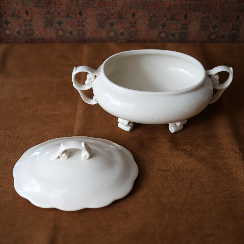 European milk white ceramic European classical carved double ear retro cup with cover